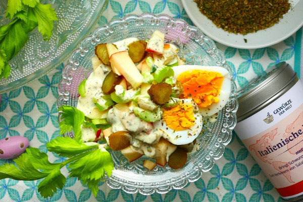 Eiersalat-mit-Stangensellerie